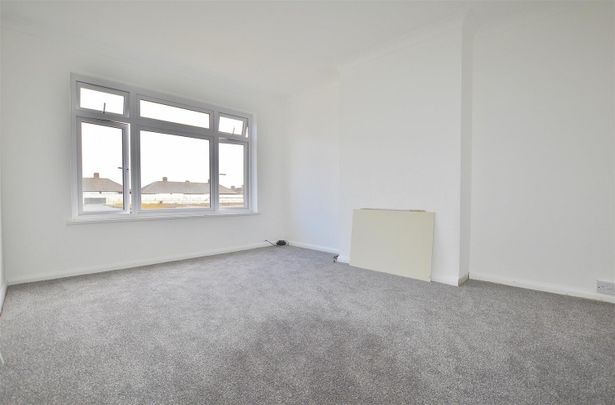 2 bedroom Flat To Let - Photo 1