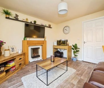 4 bed Town House - To Let - Photo 1