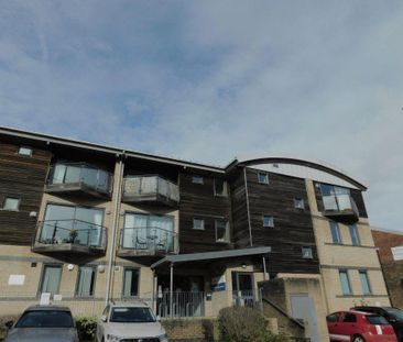 2 bedroom flat to rent - Photo 3