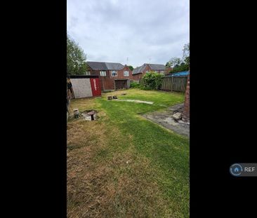 3 bedroom semi-detached house to rent - Photo 1