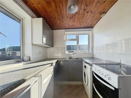 2 bedroom maisonette to rent - Photo 4