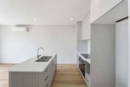 BRAND NEW STYLISH HOME - Photo 5