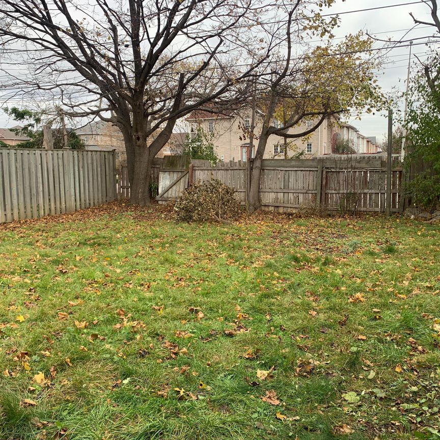 For Lease - 5 Tulloch Drive Unit# ( Lower ), Ajax, Ontario - Photo 1