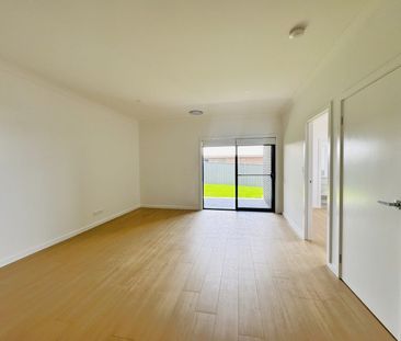 Newly Completed 4 Bedroom Home - Ducted Air Con, Solar Panels, Alfr... - Photo 2