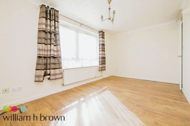 Epping Close - Photo 1