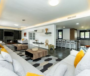 6 Bedroom Villa For Rent in Nueva Andalucía, Málaga - Photo 5