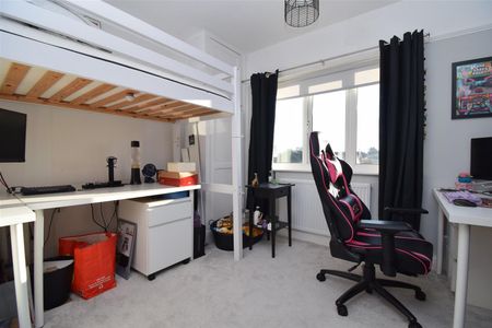 Silcoates Lane, Wrenthorpe, Wakefield - Photo 2