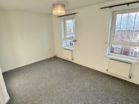 4 bedroom terraced house to rent - Photo 5