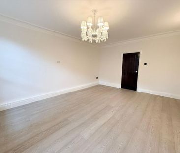 4 bedroom flat to rent - Photo 2