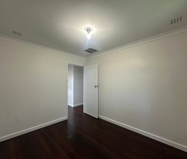 Freshly Upated 3 Bedroom Home with Double Driveway! - Photo 5