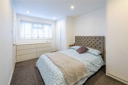 3 bed Terraced House for rent - Photo 3