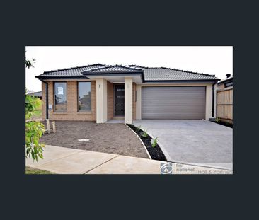 This beautiful 3 bedroom family home is situated minutes away from ... - Photo 5