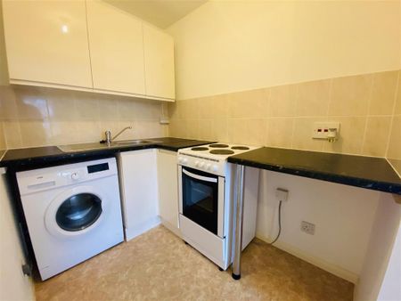 Studio to rent - Photo 3