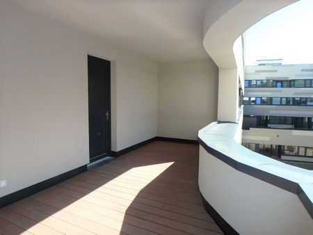 Moderne 2-Zimmer Wohnung mit Lift, großer Loggia und Garagenplatz - Photo 3