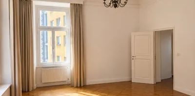CHARMANTE RUHIGE ALTBAUWOHNUNG IN BESTER INNENSTADTLAGE - möbliert oder unmöbliert - Photo 2
