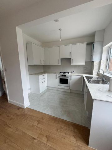 3 bedroom terraced house to rent - Photo 3