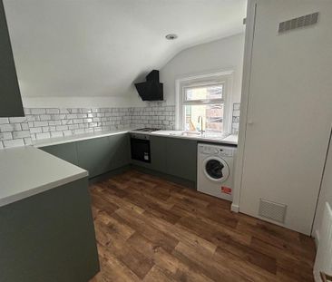 3 bedroom maisonette to rent - Photo 2