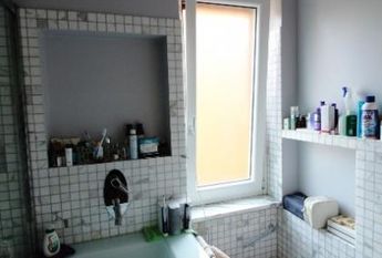 Aventino-S.Saba: Brand new 3 Bedroom, 3 bath, spacious triple living-dining room, modern kitchen, large balconies. Air conditioning, alarm, lots of natural light, located on quiet tree lined street walking distance to all services, metro, FAO. Ref 2057