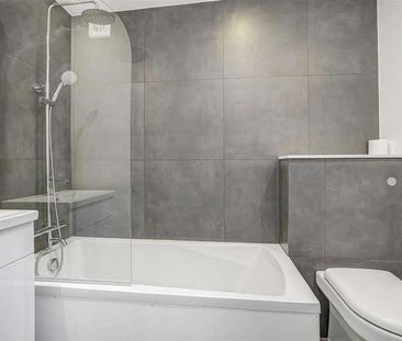 Queenstown Road, London, SW8 - Photo 5