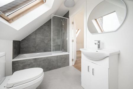 3 bedroom flat to rent - Photo 5