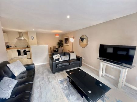 Madison Square - Photo 3