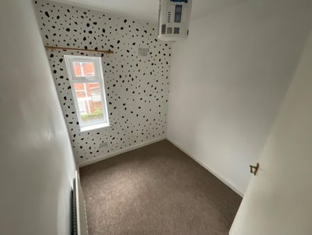 8 Dhu Varren Parade, Belfast , BT13 3FJ - Photo 3