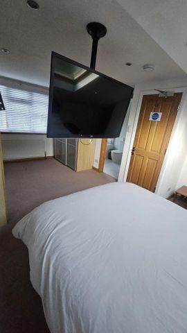 1 bedroom semi-detached house to rent - Photo 4