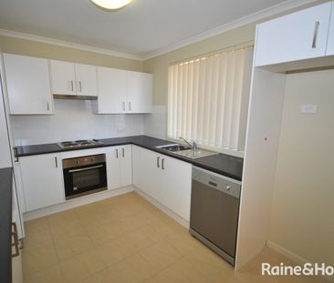 Your Ideal Family Haven on Rannoch Drive - Photo 2