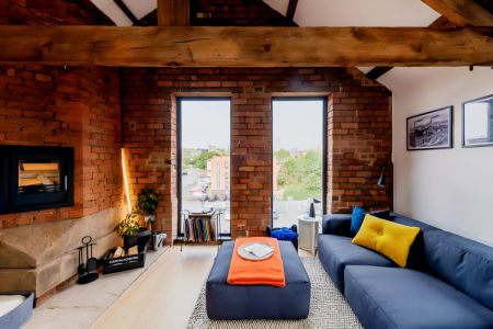 3 Bed Townhouse - Photo 2