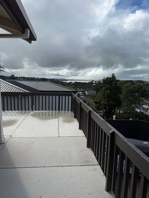 Ready to move in - sea views - Photo 1