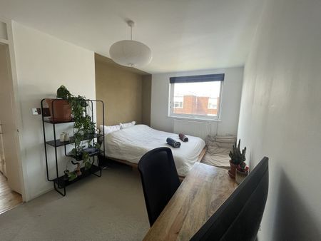 2 Bed Maisonette, Thomas Burt House, E2 - Photo 5