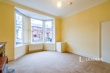 4 bedroom house to rent Ainsworth Road, Bury, BL8 - Photo 3