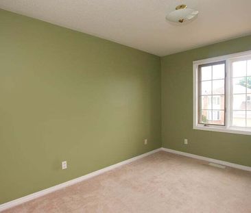 6075 Pineglade Crescent - Photo 4