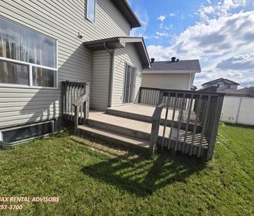 GREAT 3 BED, 4 BATH, 2 STOREY SINGLE FAMILY HOME W/ A DBL ATTACHED ... - Photo 2