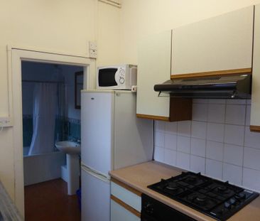 3 bedroom terraced house to rent - Photo 6