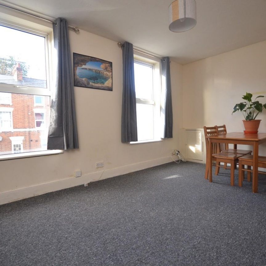 2 bedroom Flat To Let - Photo 1