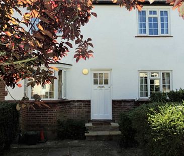 Room 1, 9 Durham Close, Guildford, GU2 9TH - Photo 1