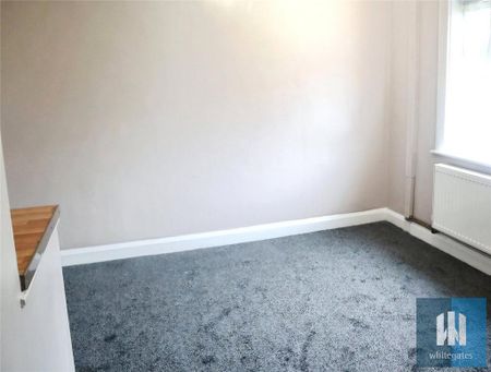 2 bedroom end of terrace house to rent - Photo 2