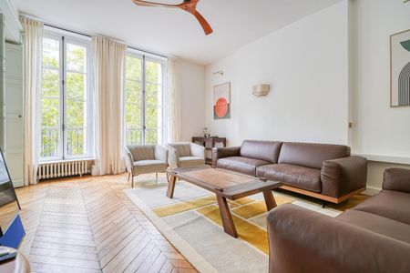 Location Appartement 7 pièces Meublé 184m² PARIS 6ème - Photo 2