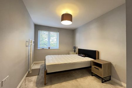 2 bedroom flat to rent - Photo 2