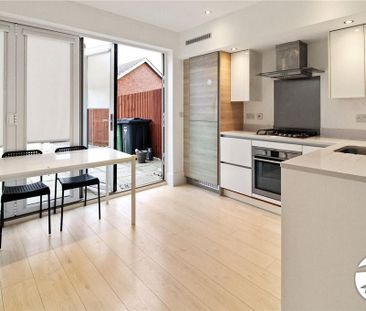 2 bedroom terraced house to rent - Photo 4