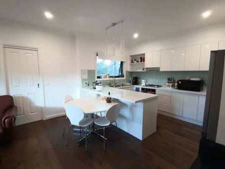 Glen Waverley - Photo 4