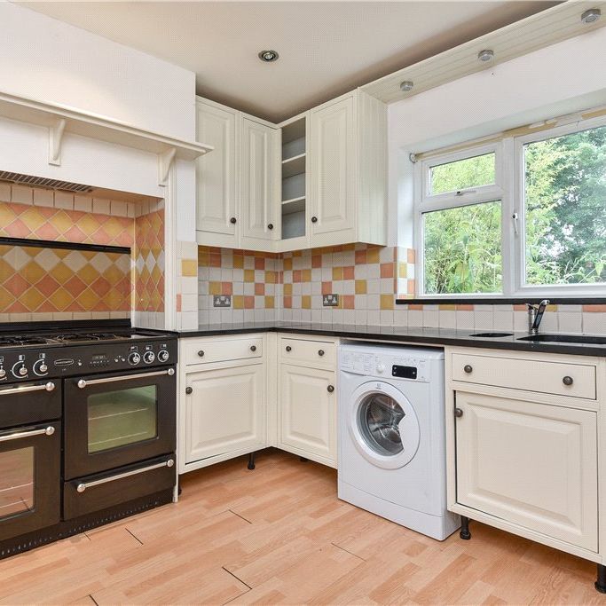 Ardmore Avenue, Guildford, Surrey, GU2 9NJ - Photo 1