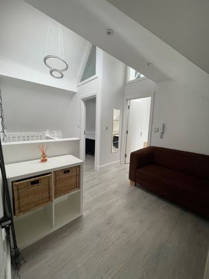 2 Bed Flat, Golders Way, NW11 - Photo 1