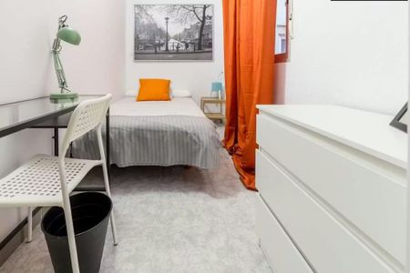 Carrer de Sagunt, Valencia, Valencian Community 46009 - Photo 4