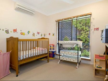 MODERN & SPACIOUS - Photo 3