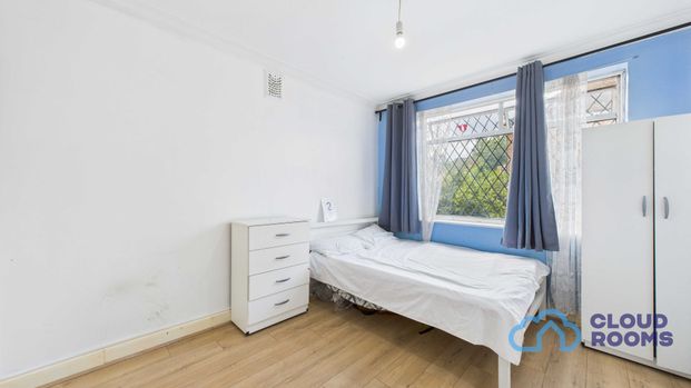 RM2 Regal Court | Enfield | London | N18 2XU - Photo 1