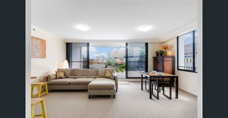 Fully furnished with huge terrace - Photo 2