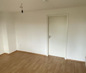 Schöne kl. 3 Zimmer Wohnung mit Laminatboden - Photo 5