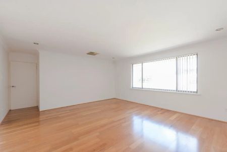 “Spacious Family Home” - Photo 5